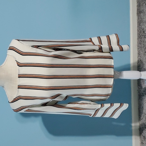 PRETTY LONG SLEEVE BLOUSE - Picture 1 of 5